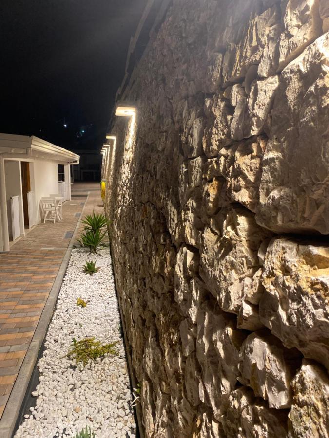 Dimora Mariuccia Hotell Monte SantʼAngelo Exteriör bild